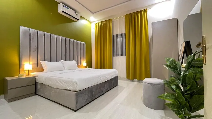 IS_12 Golden apartment - Image 1