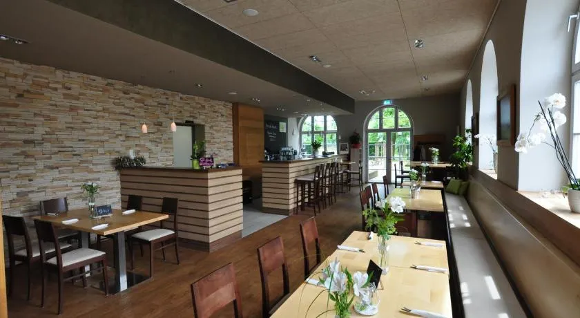 Volkspark Hotel - Image 1