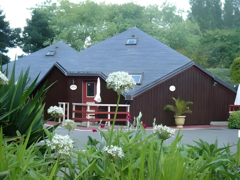 Hotel Nuit Et Jour - La Maison de Lucile - Image 1