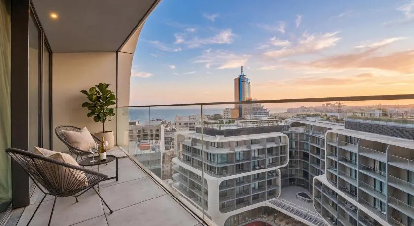 Mercury Tower Designer Stays With Pool Access - Image 1