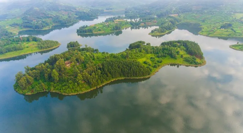 Lake Bunyonyi Eco Resort - Image 1