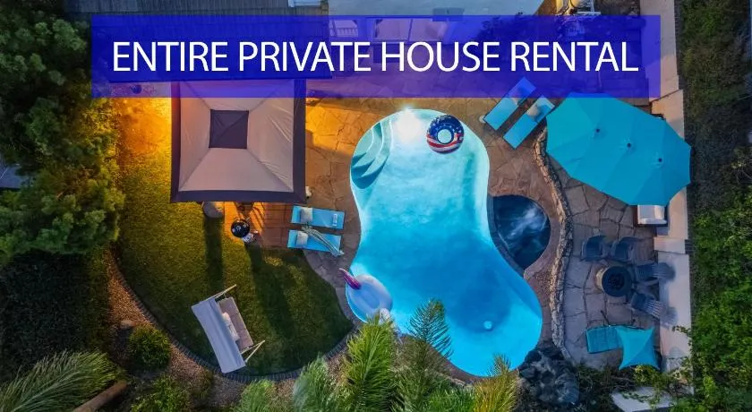 Entire Private Home with 3 Bedrooms, Hot Tub, King Bed, Garage, Grand View, Available Now - Image 1