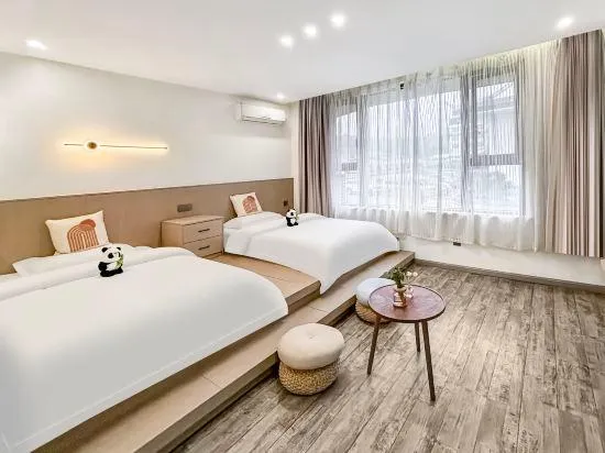 Xihe Hotel (Emeishan Tourist Transportation Center) - Image 1