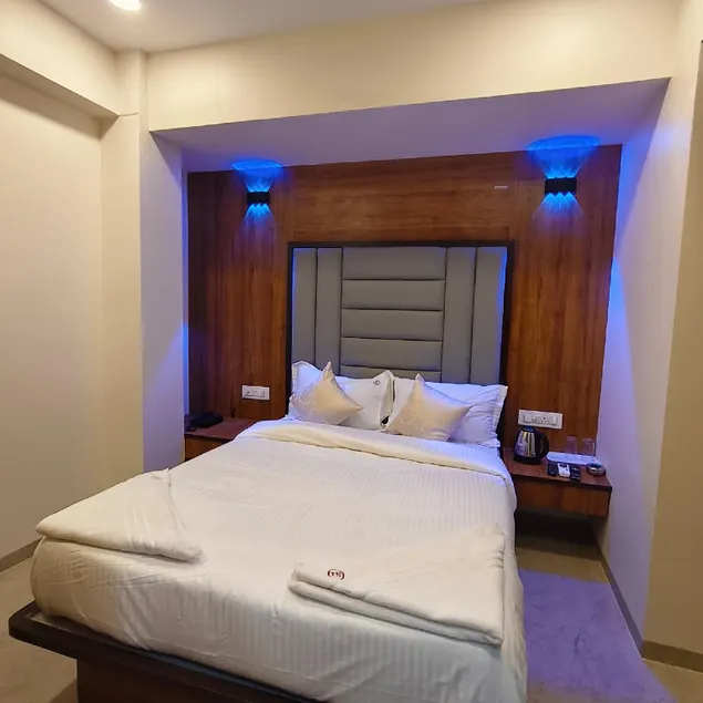 FabHotel Shaurya Inn MIDC - Image 1