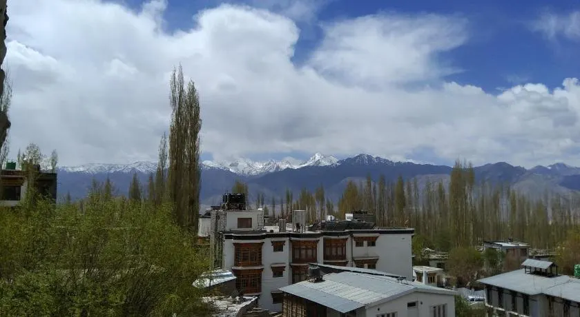 TSASKAN hotel - Image 1