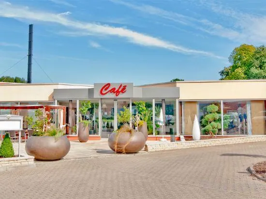 Moness Hotel und Kaffeerösterei - Image 1