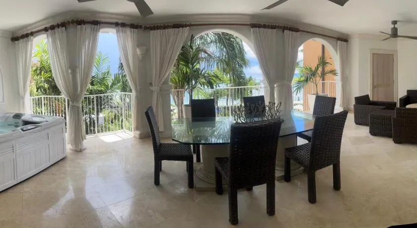 SPB 309 Luxury Beach Front Property - Image 1