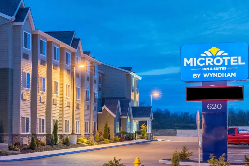 Microtel Inn & Suites by Wyndham Cadiz - Image 1