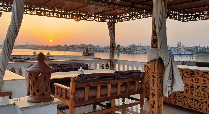 Nile Sunrise Flats And Rooms - Image 1