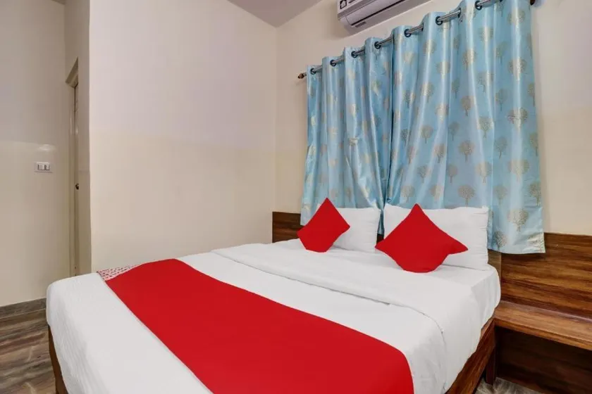 Hotel SKY INNs - Image 1