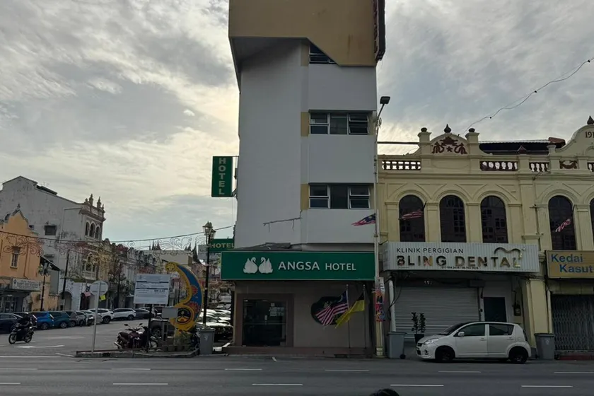 Angsa Hotel - Image 1