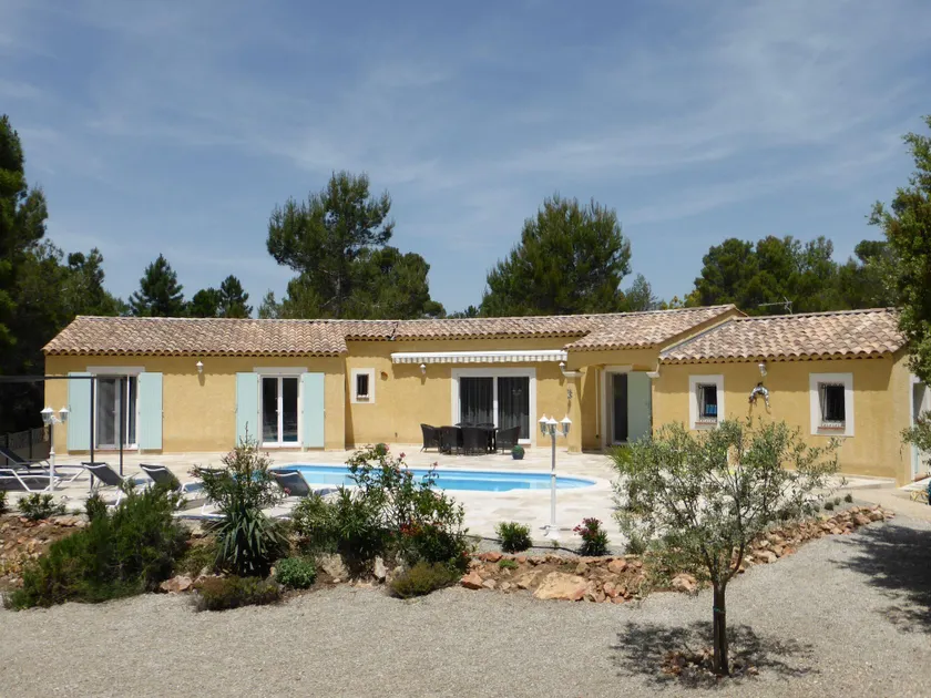 Detached spacious villa with private heated pool, 15 km from the Gorges du Verdon - Image 1