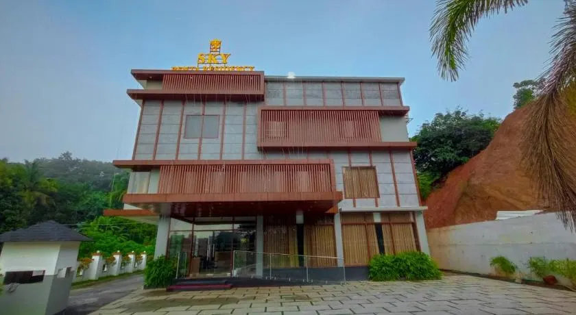 SKY PENTA RESIDENCY - Image 1