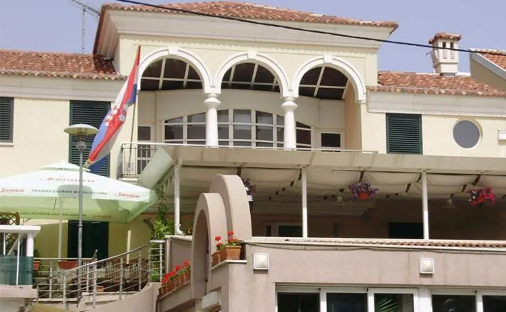 Room and Apartment Perlica - Image 1