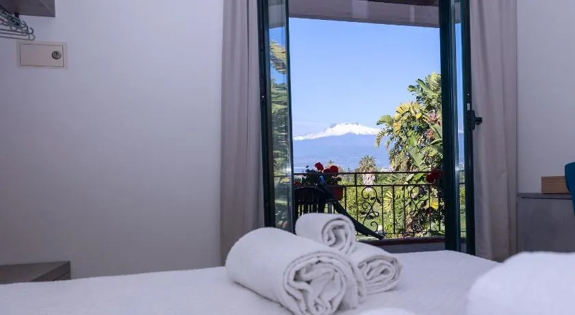 Villa Iris - Image 1