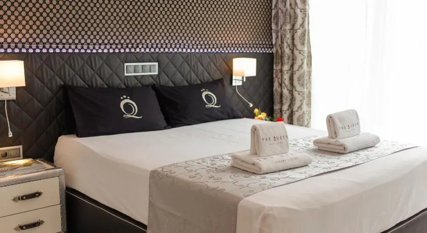 VILLA ADRIANA-The Queen Apartments Luxury Living - Image 1
