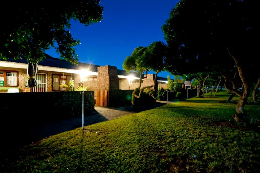 Muir Holiday Apartments - Image 1