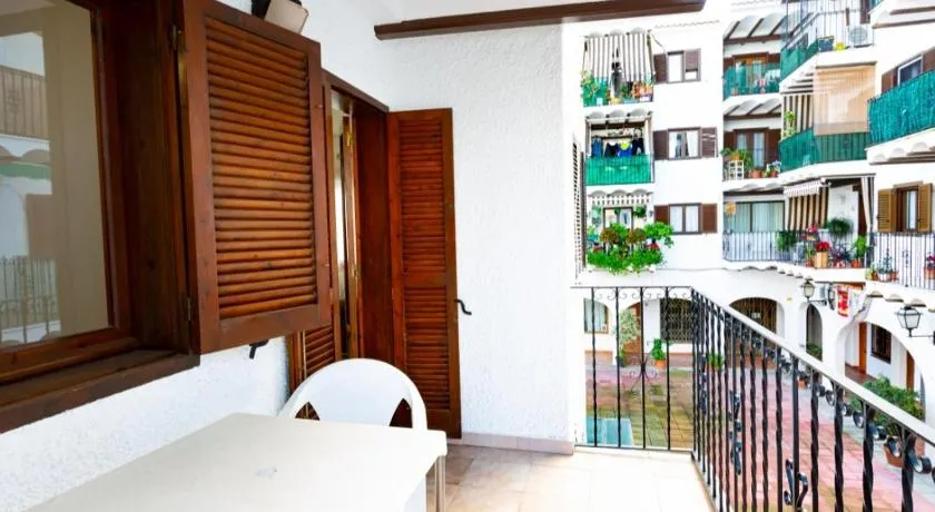 BONITO APARTAMENTO PARA 4 PERSONAS, CENTRO DE MORAIRA - Image 1
