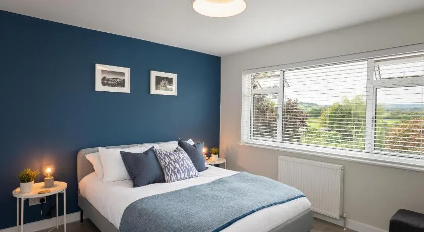 River Retreat Apartment Exeter - River Views & Parking - Image 1