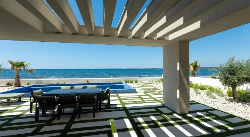 Adria Resort SEAFRONT Family Villa B Private Pool - Image 1