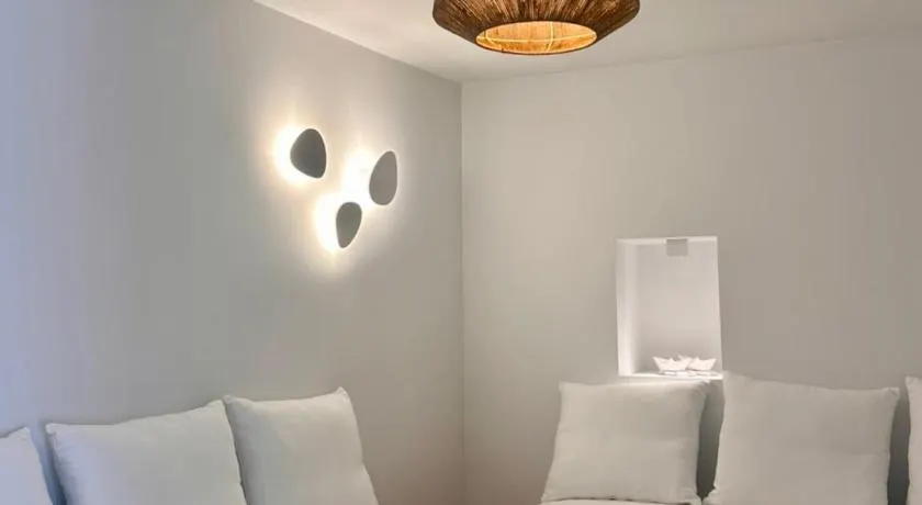 Entice Residence - Image 1