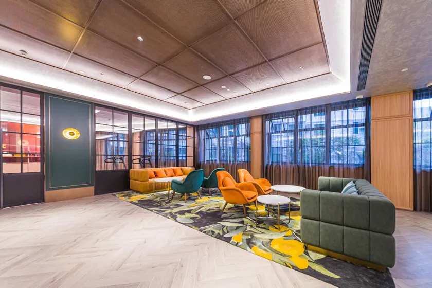 Orange Hotel Shanghai Xujiahui Stadium - Image 1