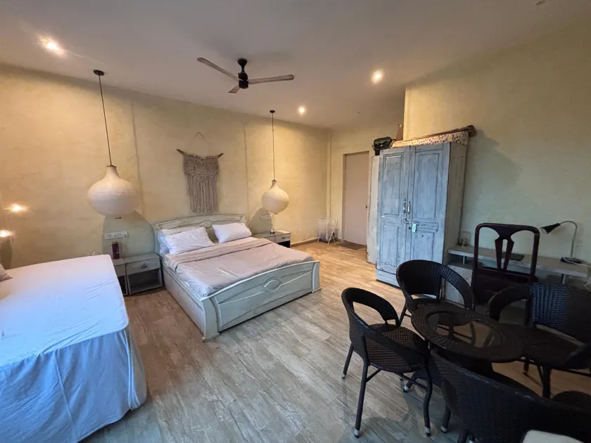 Silvaate stay - Image 1
