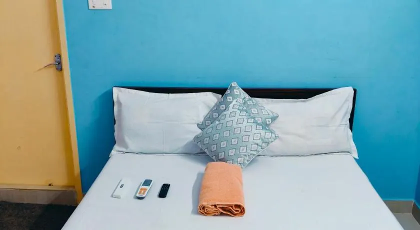 Cosy Homestay Behind Airport, close to DLF & RMZ IT park, MIOT and SRM Hospitals, Trade Center - Image 1