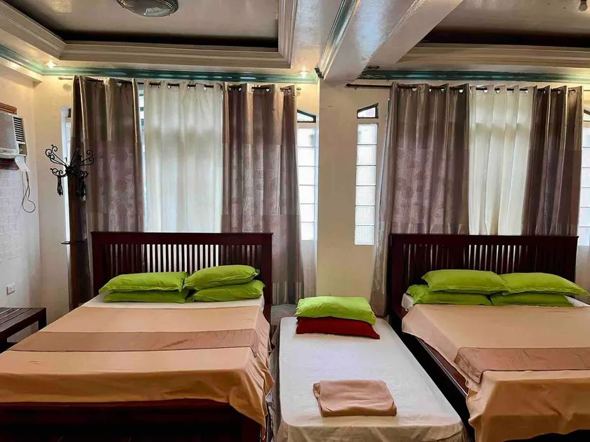 MARIKINA 32 sqm Studio for Transients w WiFi 40 inch TV Parking - Image 1