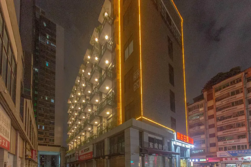 Li's Theme Apartment - Image 1