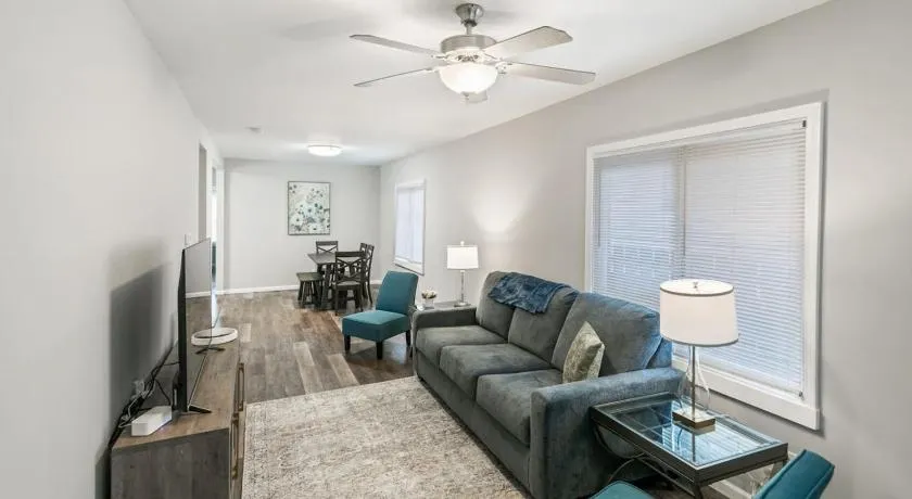 Charming Family home near Great Lakes Naval Base - Image 1