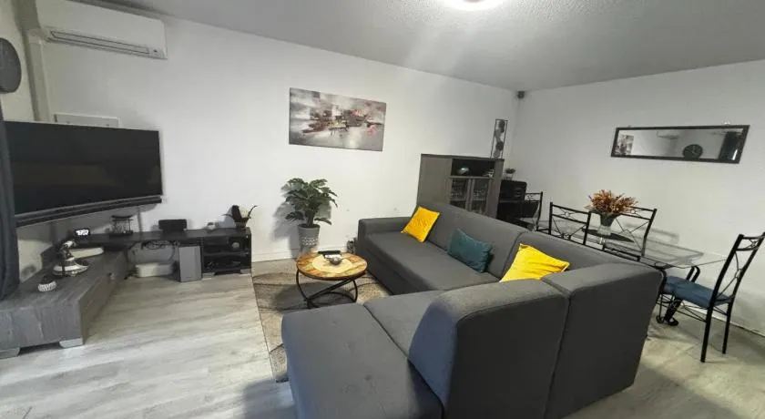 Appartement T2 Le galant vert avec clim et parking - Image 1