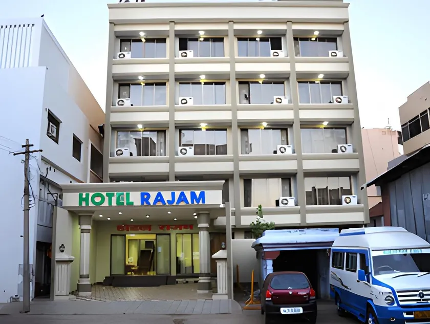 Hotel Rajam - Image 1