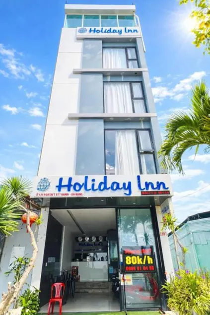 Holiday Inn Hotel - Image 1