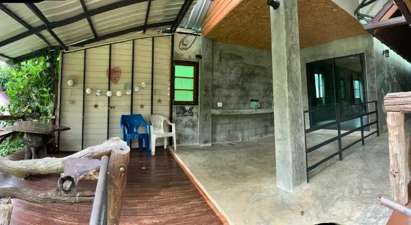 Pana and River Homestay Kang Krachan - Image 1