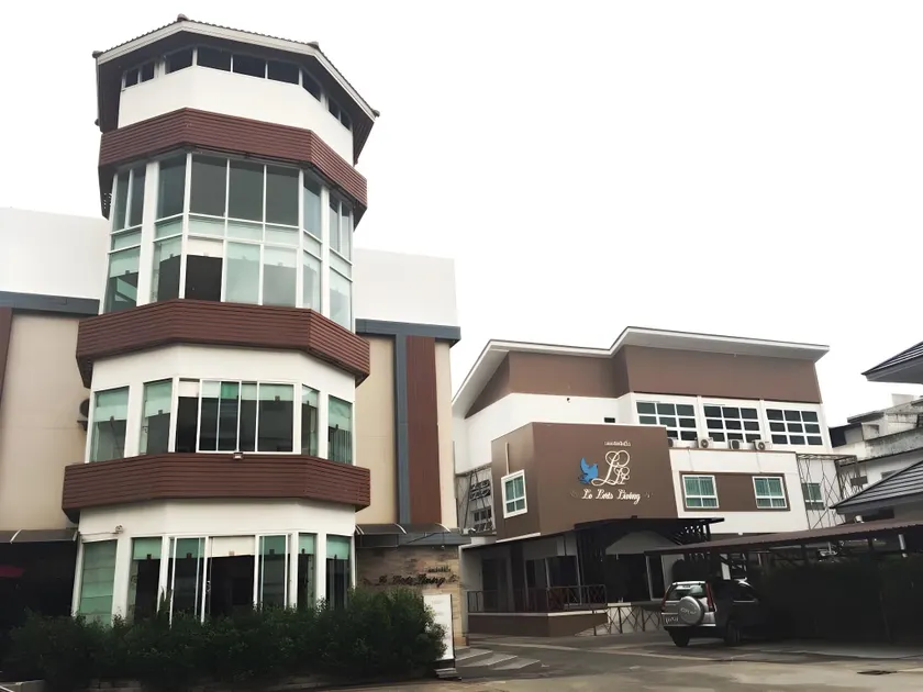 Hotel Le Lerts Living - Image 1