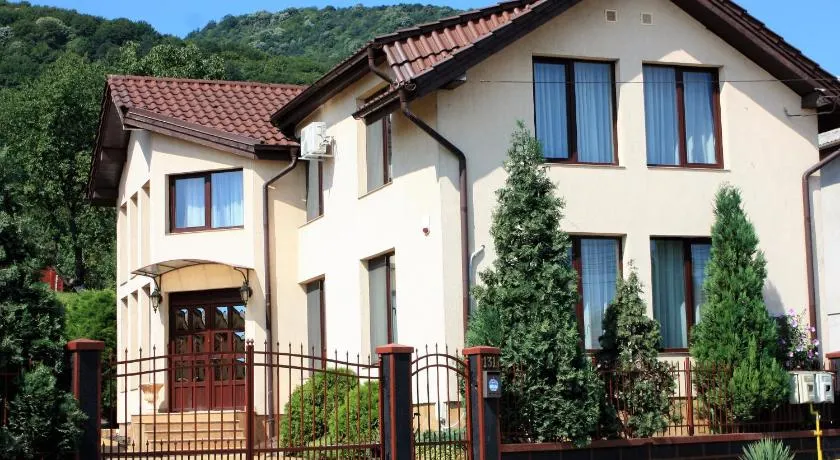 Silva House - Image 1