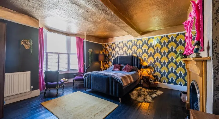 Maverick Rooms - Image 1