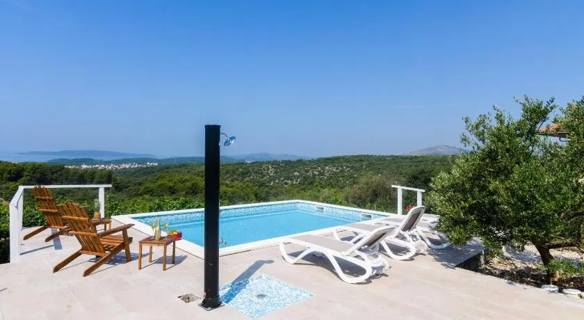 Casa totalmente equipada con jardín, piscina y terraza | Vistas al mar - Image 1