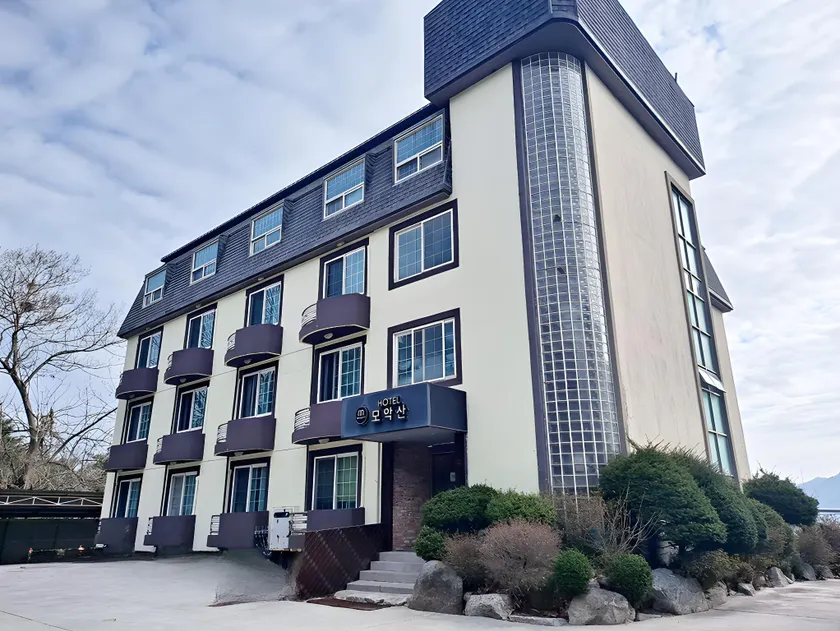 Hotel Moaksan - Image 1