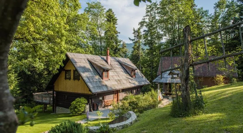 Počitniška hiša Koča Dobnik - Image 1