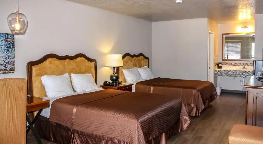Rayburn Inn - Image 1