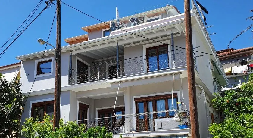 Bellos House - Image 1