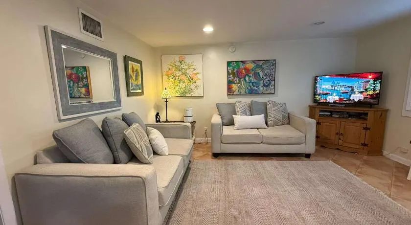 Delray Beach Hideaway Private 1BR w Patio BBQ - Image 1
