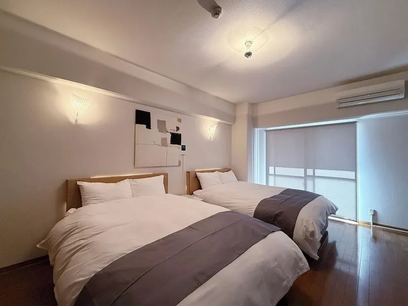 Grandeur Hamamoto 303 - Image 1