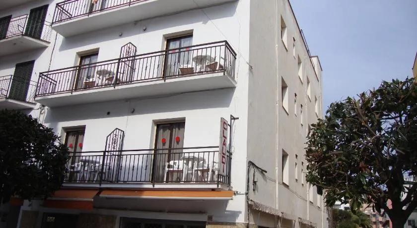 Apartaments Claudi - Image 1