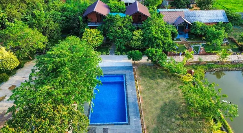 Village Avenue Resort - Image 1
