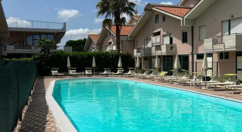 Maison Chic Montenero Marina - Image 1
