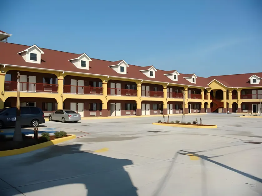 Sterling Inn and Suites at Reliant and Medical Center Houston - Image 1
