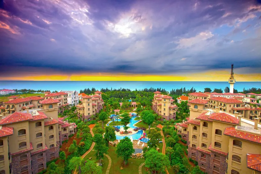 Hainan Yatai Hot Spring Hotel - Image 1
